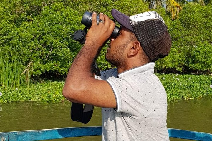 Sri Lankan Tourist Driver with great local )knowledge all over the country!  - Photo 1 of 9